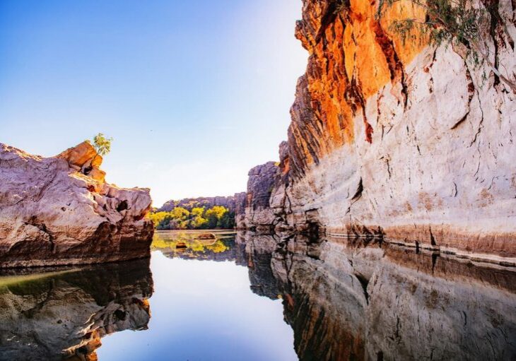 Early morning light on the Fitzroy River as it carves its way through the 30 m cliffs of the Danggu Geike and Oscar Ranges.